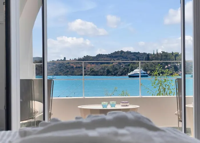 Kavouraki & Appartement Porto Cheli