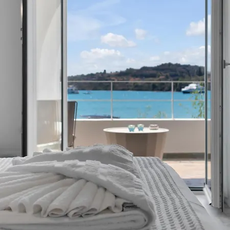 Apartman Kavouraki & *