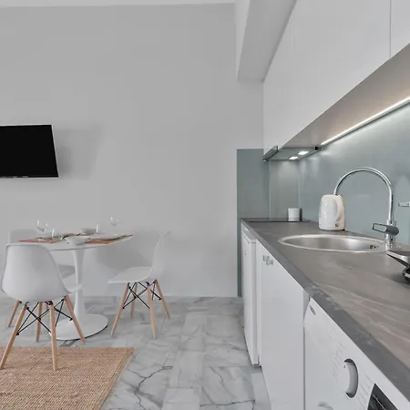 Apartman Kavouraki & *