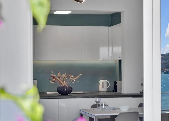 Kavouraki & Appartement Porto Cheli